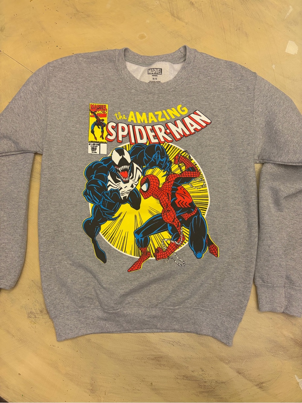 Marvel The Amazing Spiderman Sweatshirt Mens Small Universal Studios Crewneck